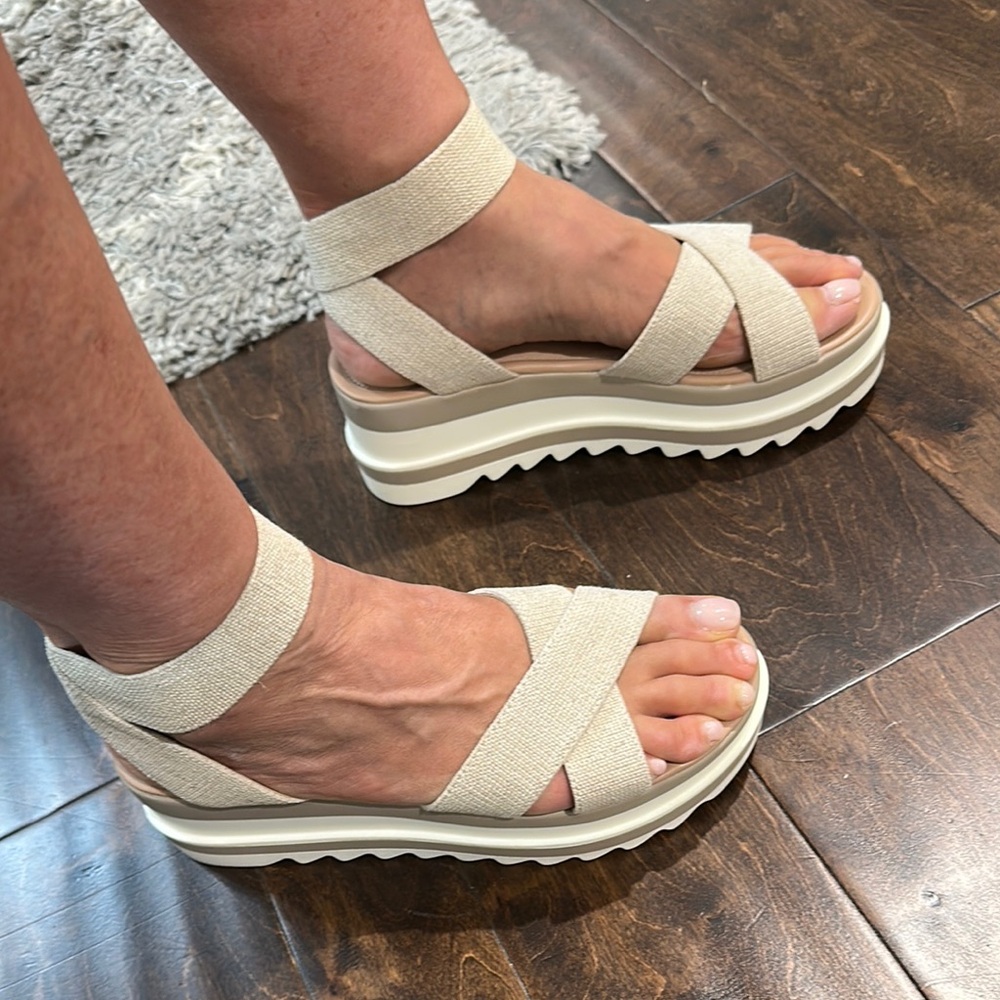 Steven By Steve Madden Cream Chunky Platform Sandals